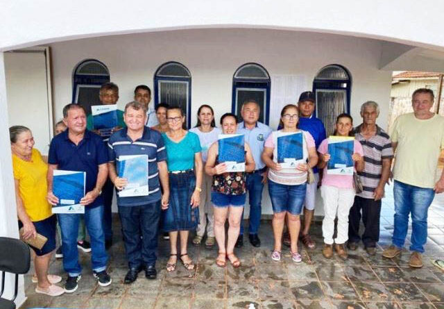 Cohapar Entrega Escrituras De Casas Constru Das Em Quarto Centen Rio